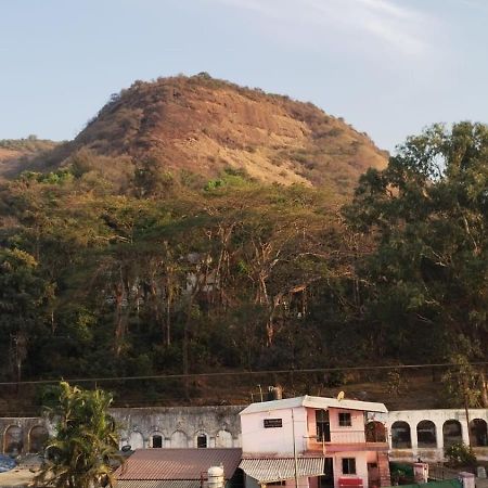 Blue Bell Homestay Lonavala Buitenkant foto