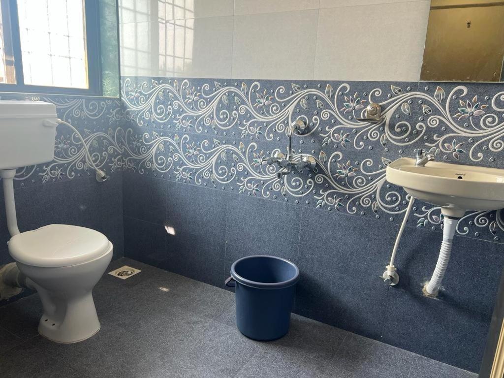 Blue Bell Homestay Lonavala Buitenkant foto