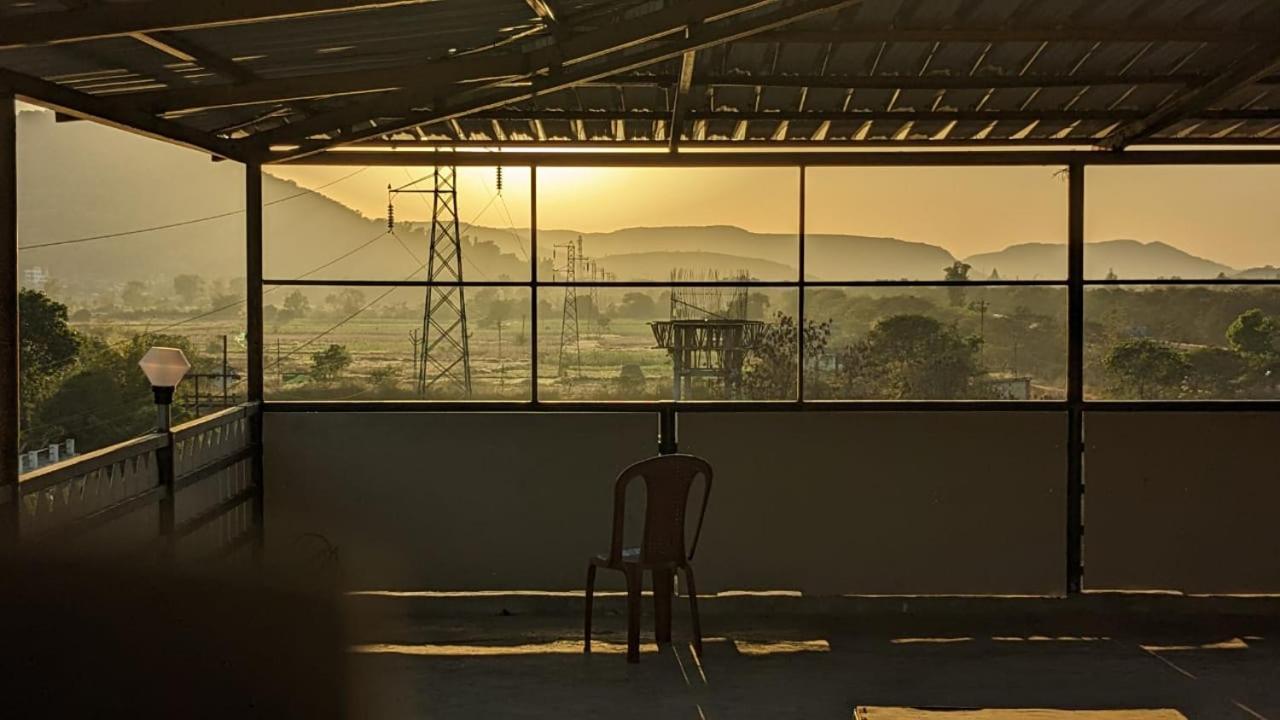 Blue Bell Homestay Lonavala Buitenkant foto