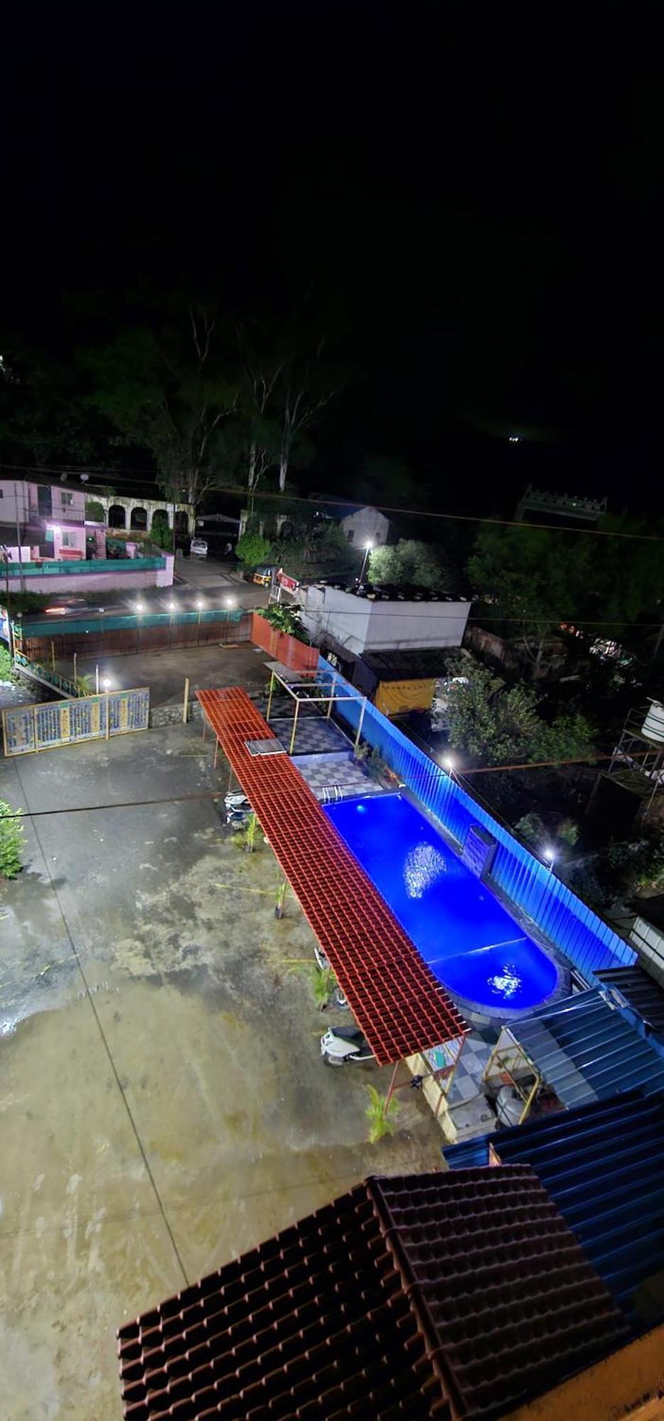 Blue Bell Homestay Lonavala Buitenkant foto