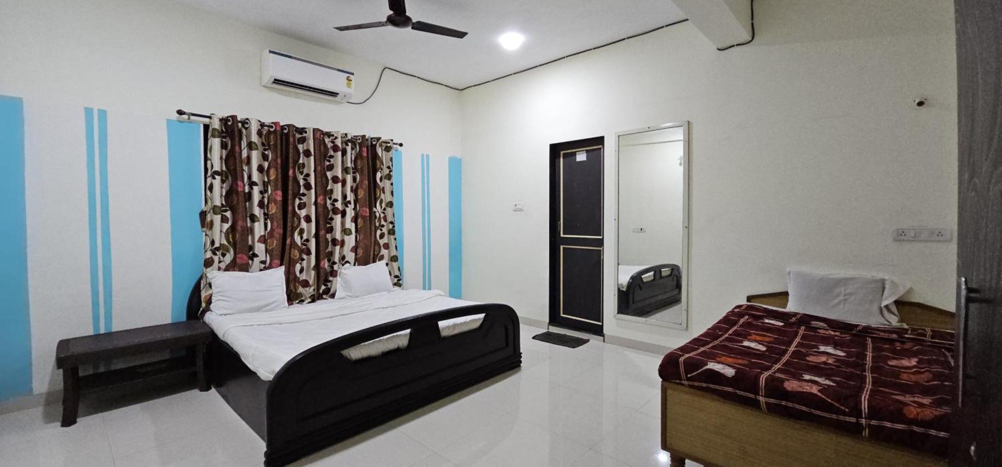 Blue Bell Homestay Lonavala Buitenkant foto