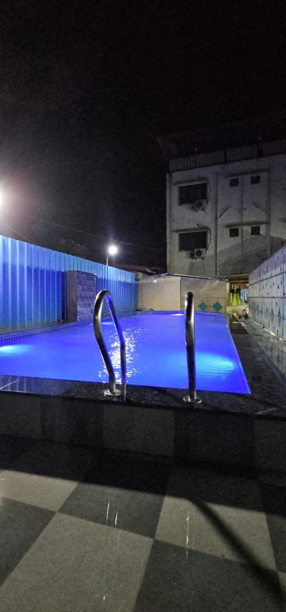 Blue Bell Homestay Lonavala Buitenkant foto